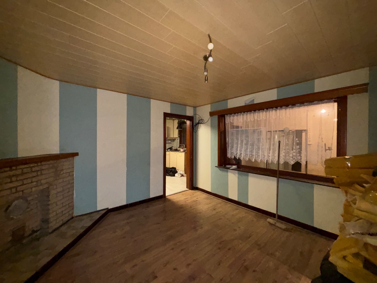 Te renoveren gezinswoning met 2 slpk. in Leopoldsburg 