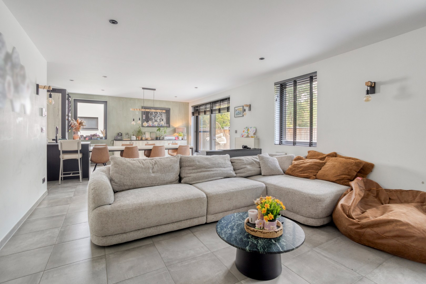 Veelzijdige recente woning aan de Brechtse Heide – ideaal voor wonen &amp; werken 