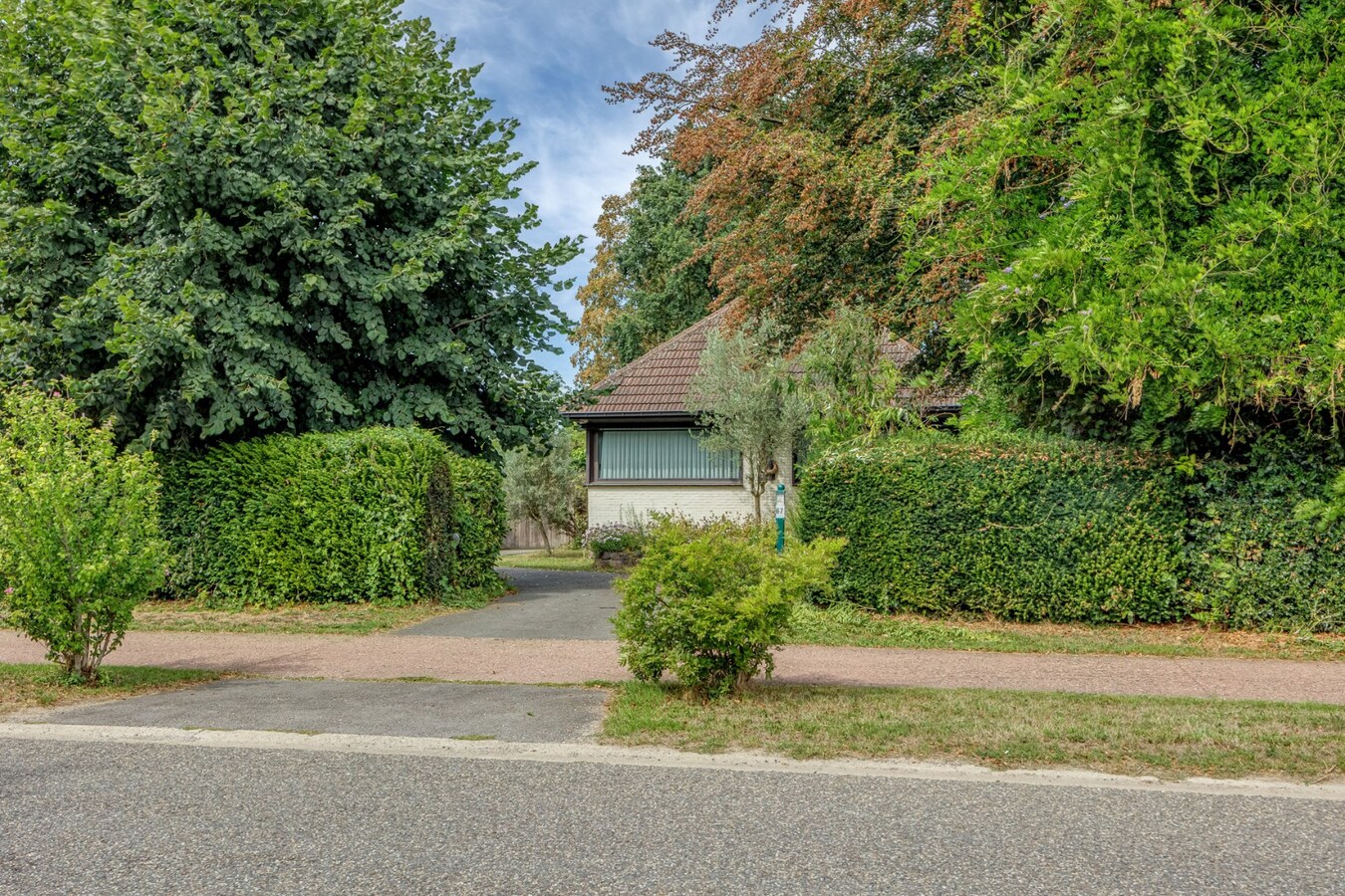 Kangoeroe/praktijk woning met 5 slaapkamers en prachtig open zicht 