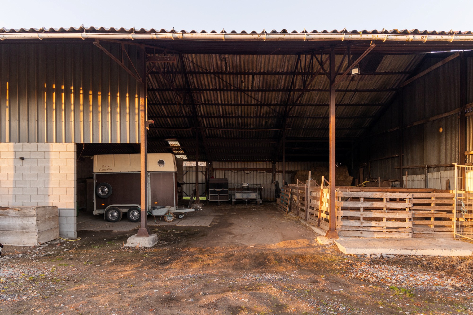 Authentiek gerenoveerde hoeve te Varsenare — een uitzonderlijk landelijke eigendom nabij Brugge 