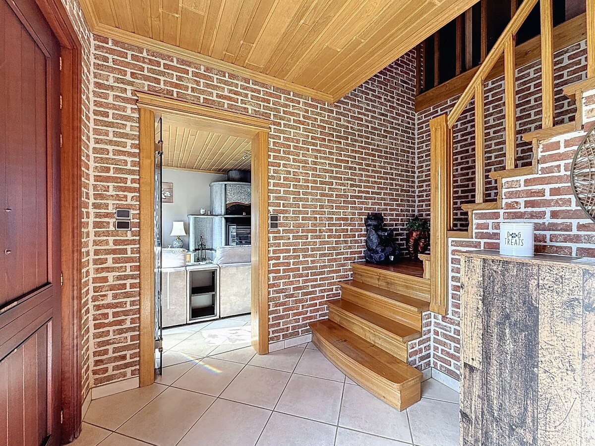 Ruime HOB met veel opslagruimte/garage te Zwalm 