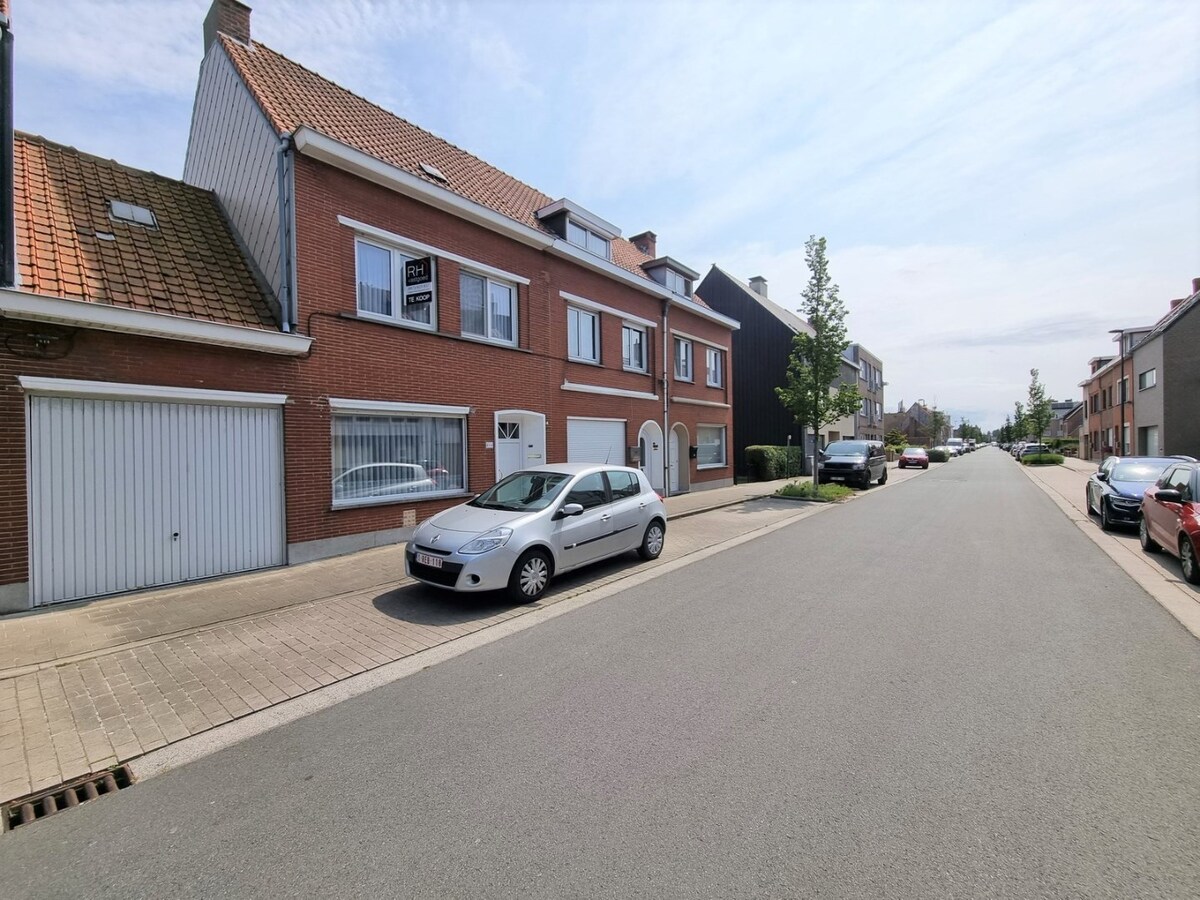 Goed gelegen, instapklare halfopen gezinswoning met tuin en garage - Zeebrugge 
