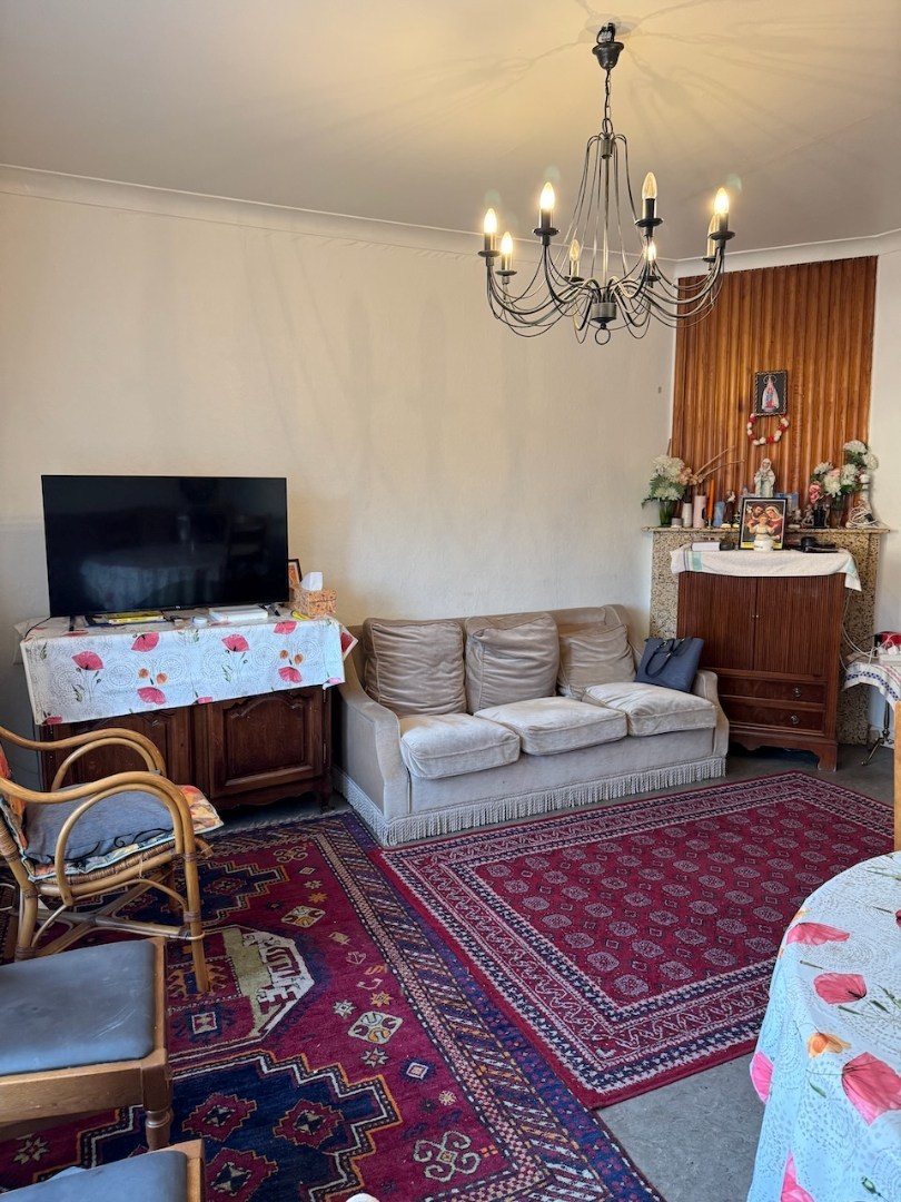 Bel-etage met drie slaapkamers en garage 