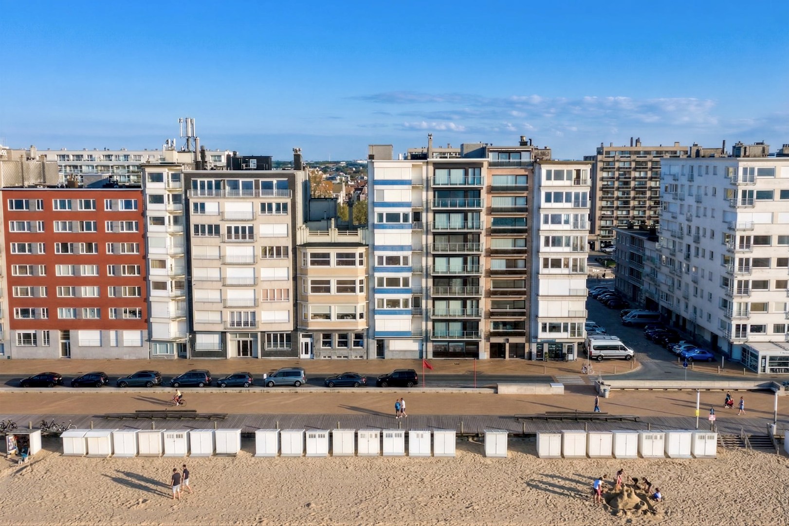 APPARTEMENT HAUT DE GAMME DE 2 CHAMBRES AVEC TERRASSE ET VUE SUR MER 