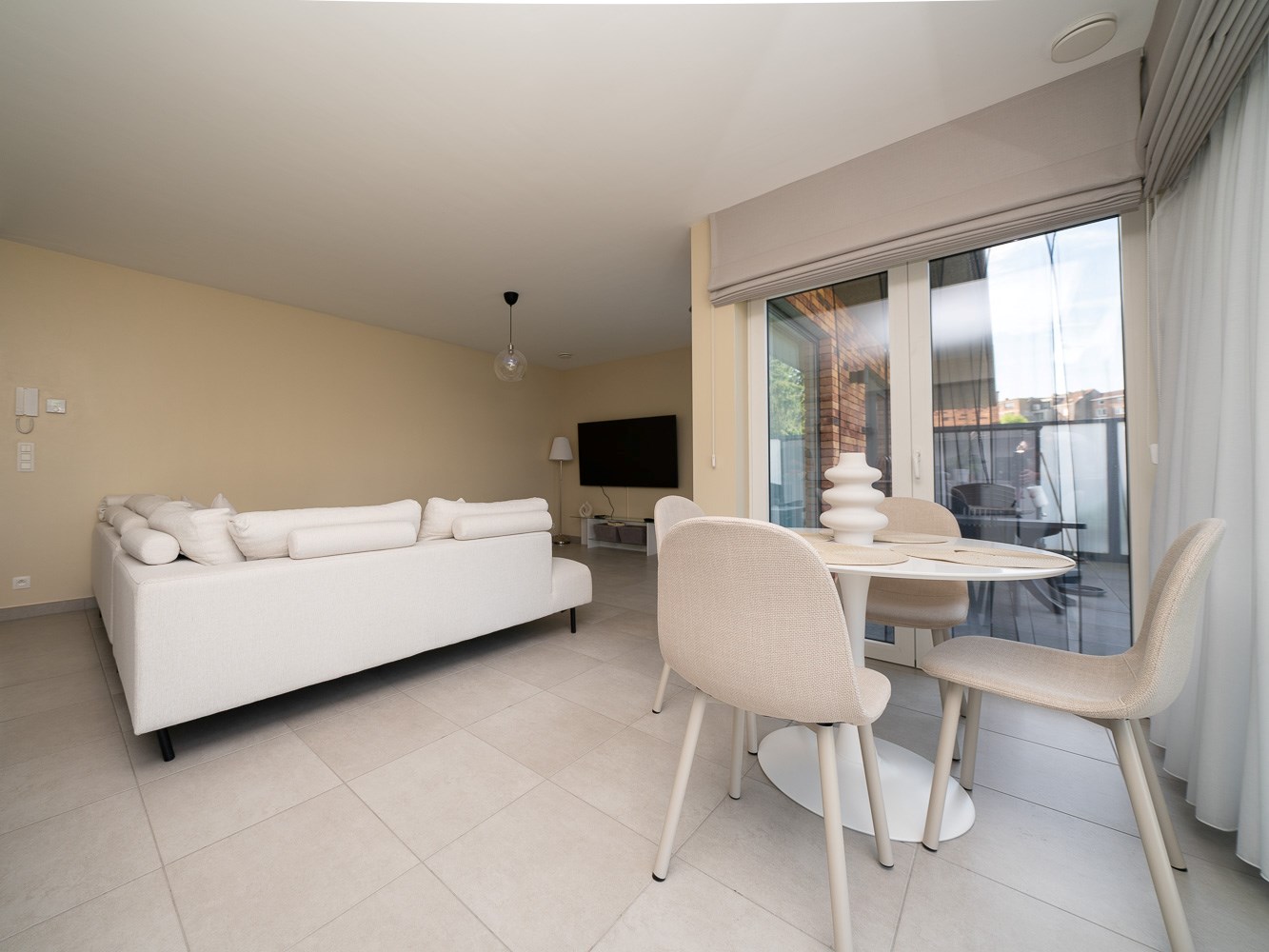 Prachtig nieuwbouwappartement met 2 kamers en garagebox 