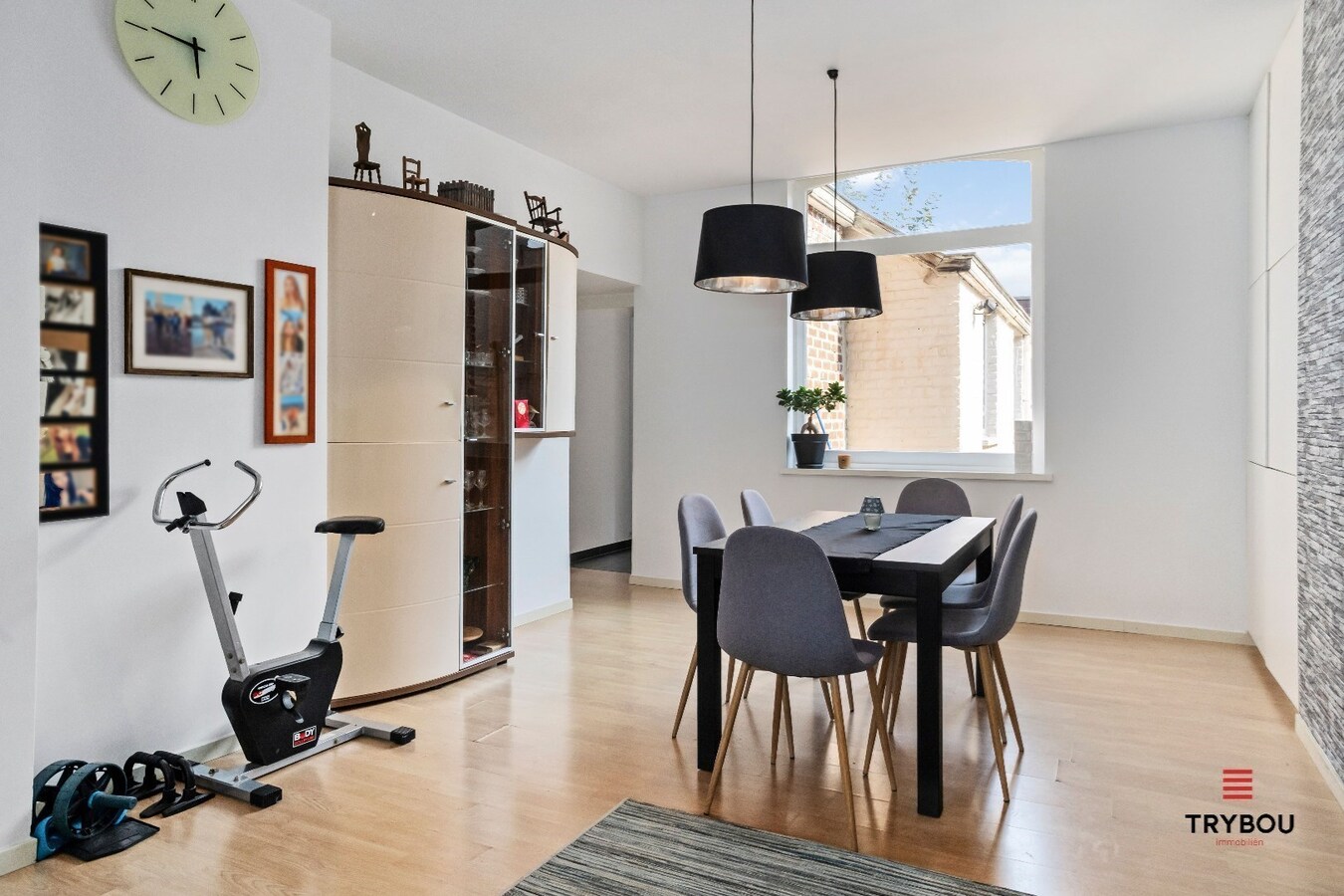 Centraal gelegen halfopen woning te Bavikhove 