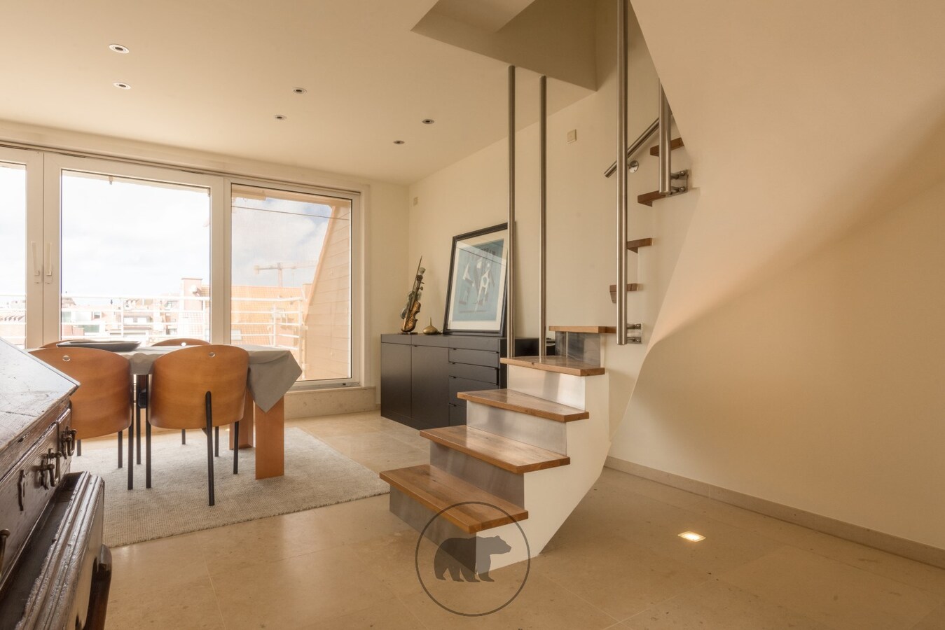 Instapklare duplex-penthouse met zijdelings zeezicht te Knokke 