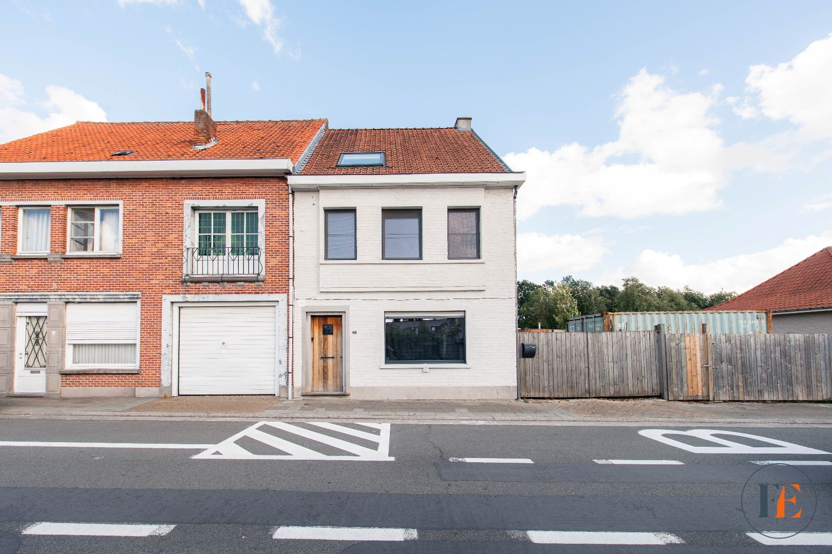Ruime halfopen gezinswoning met 3 slaapkamers, en mogelijke co-housing 
