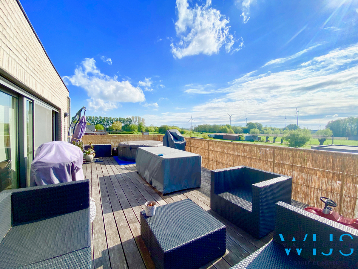 Ruim appartement met 4/5 slp, terras &amp; 2 parkeerplaatsen te ERTVELDE! 