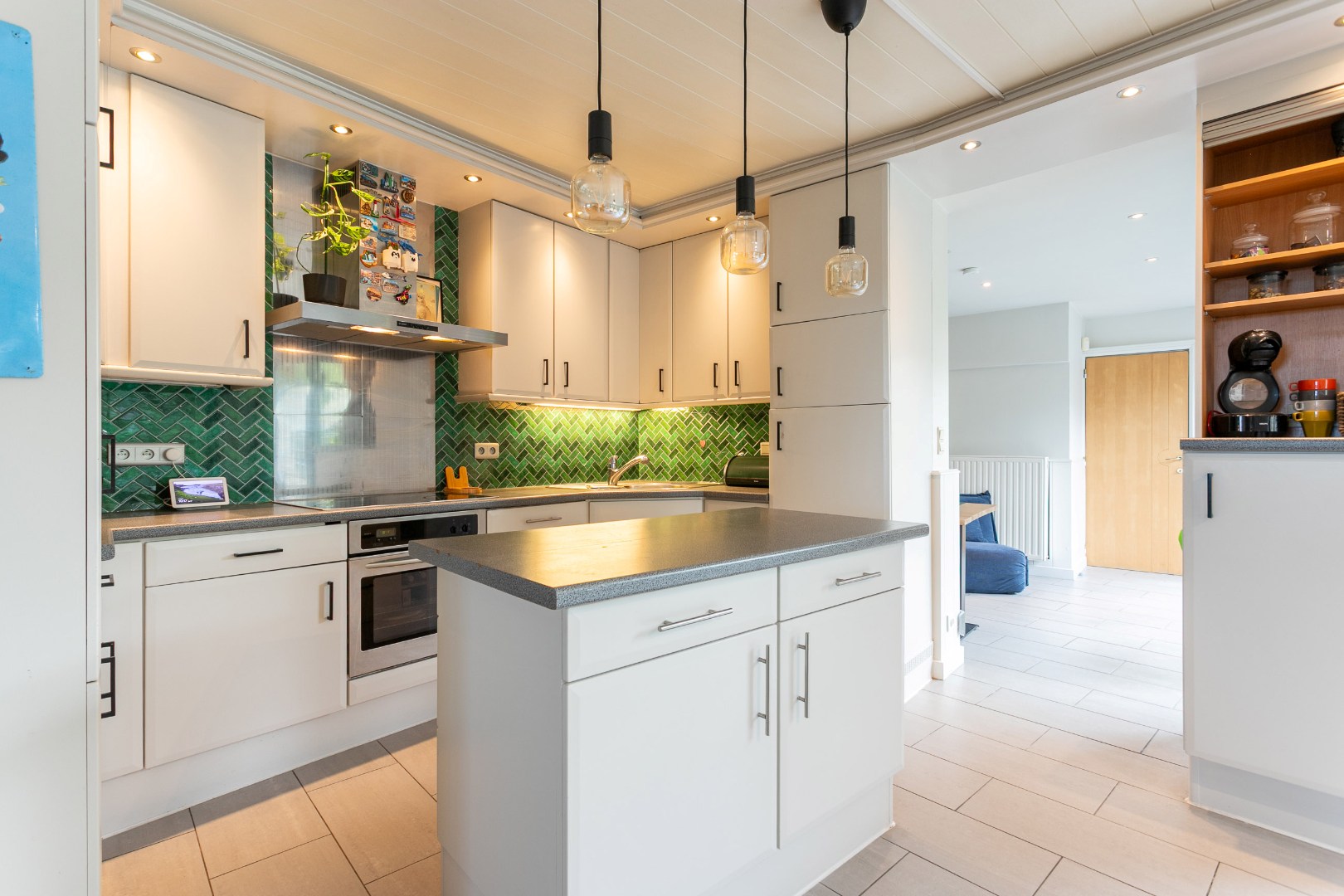 Instapklare driegevelwoning met 3 slpk te Lembeek 
