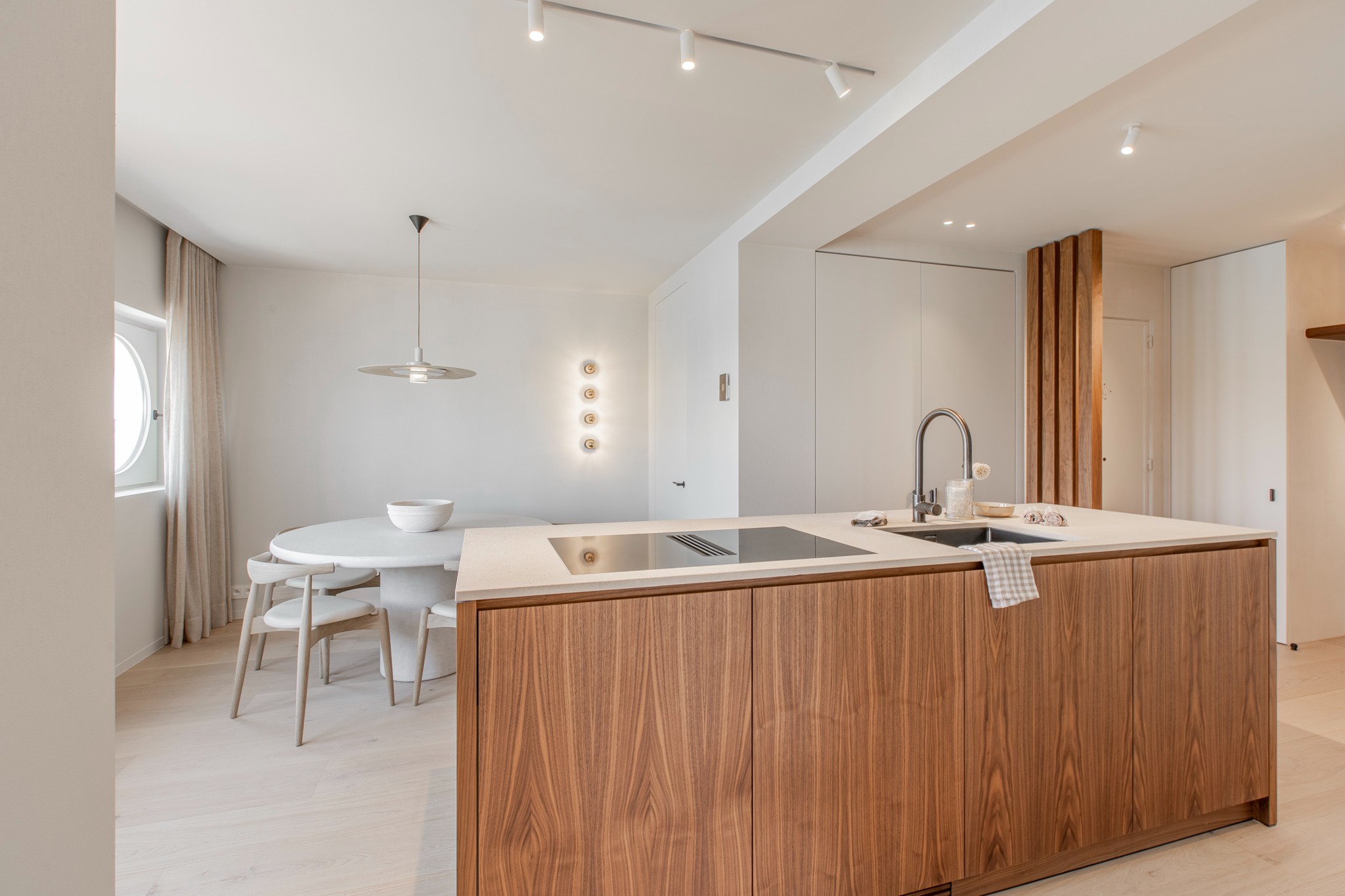 Hoogwaardig afgewerkt appartement met open zichten op het Zegemeer 