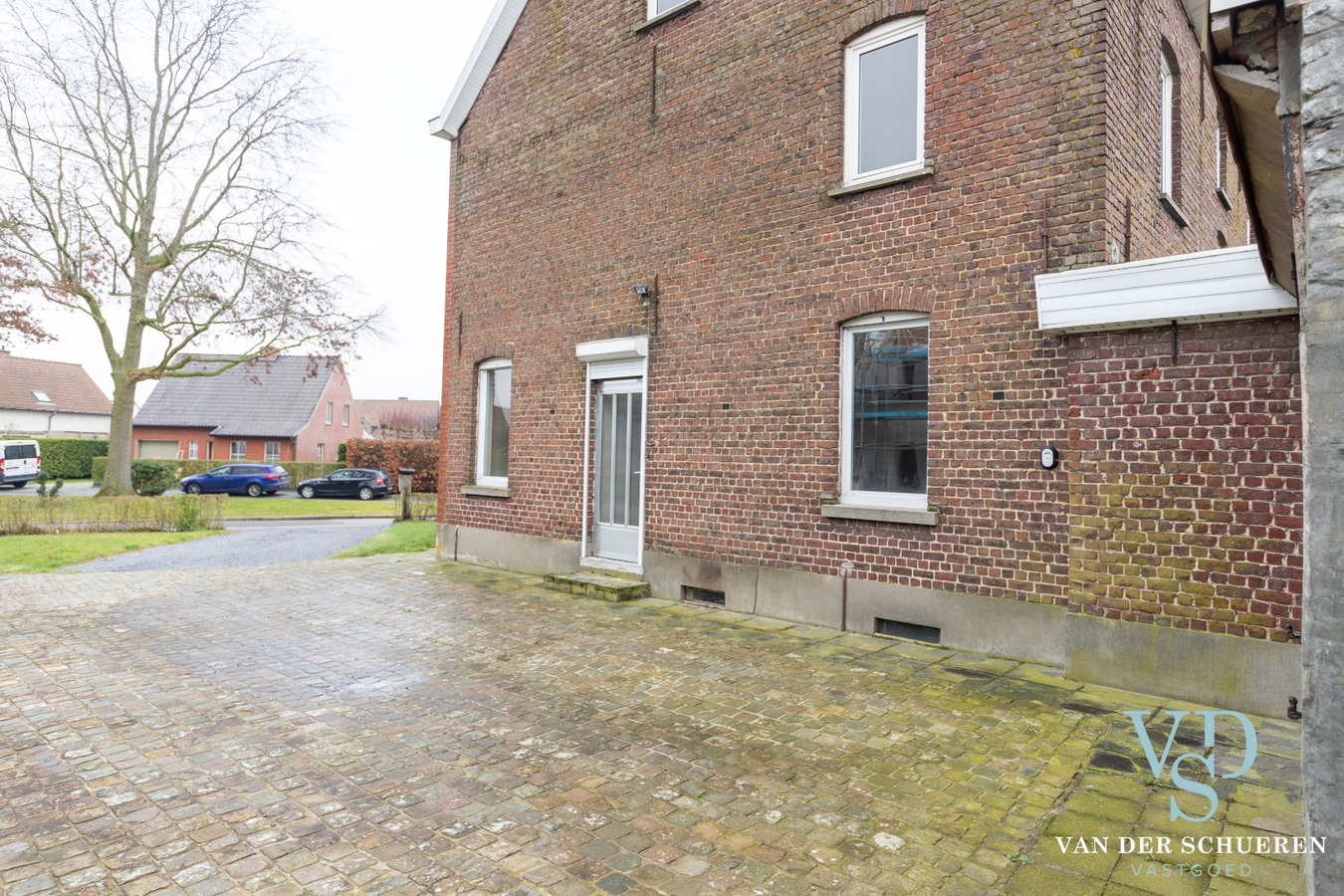 Statige herenwoning met potentieel ! 