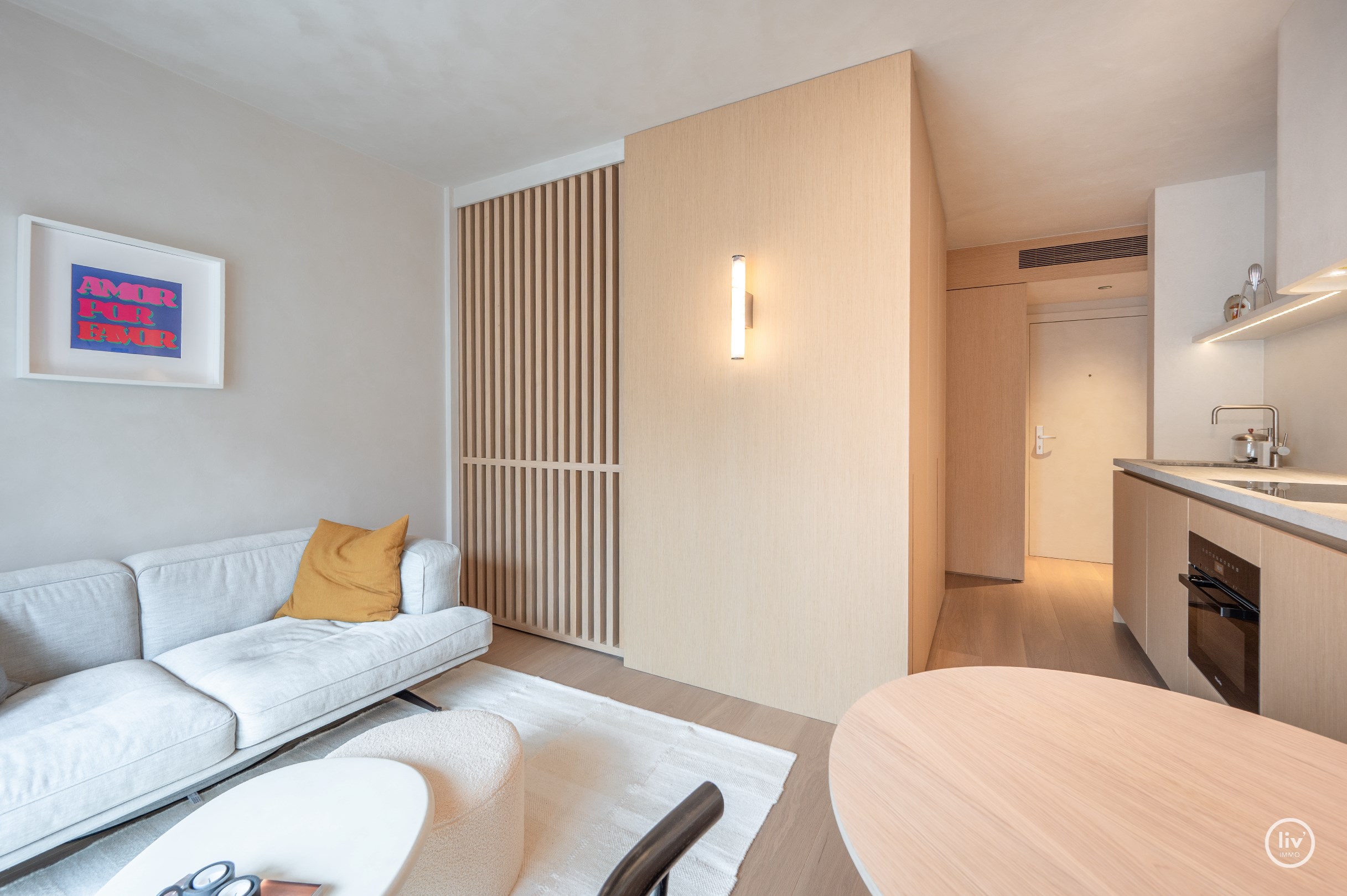 Smaakvol afgewerkt 1 slaapkamer appartement ideaal gelegen nabij Dumortierlaan. 