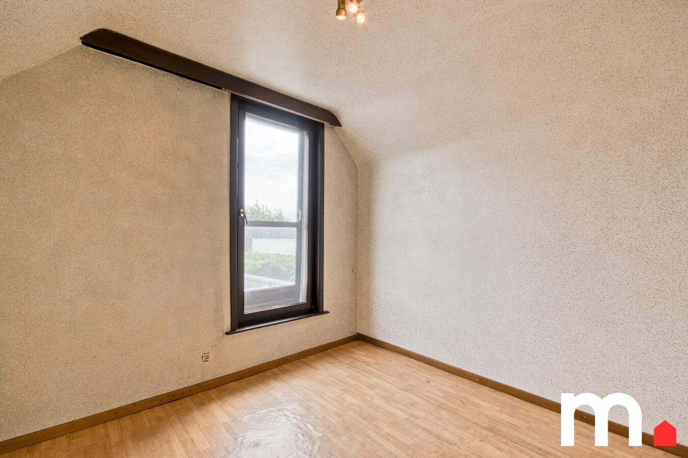 Unieke woning met zwembad en prachtig verzicht op het Preshoekbos ! 