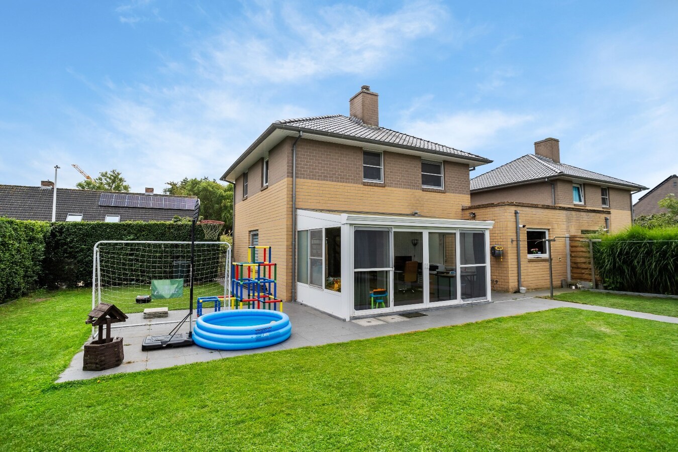 Centraal gelegen, halfopen woning op perceel 624m² 