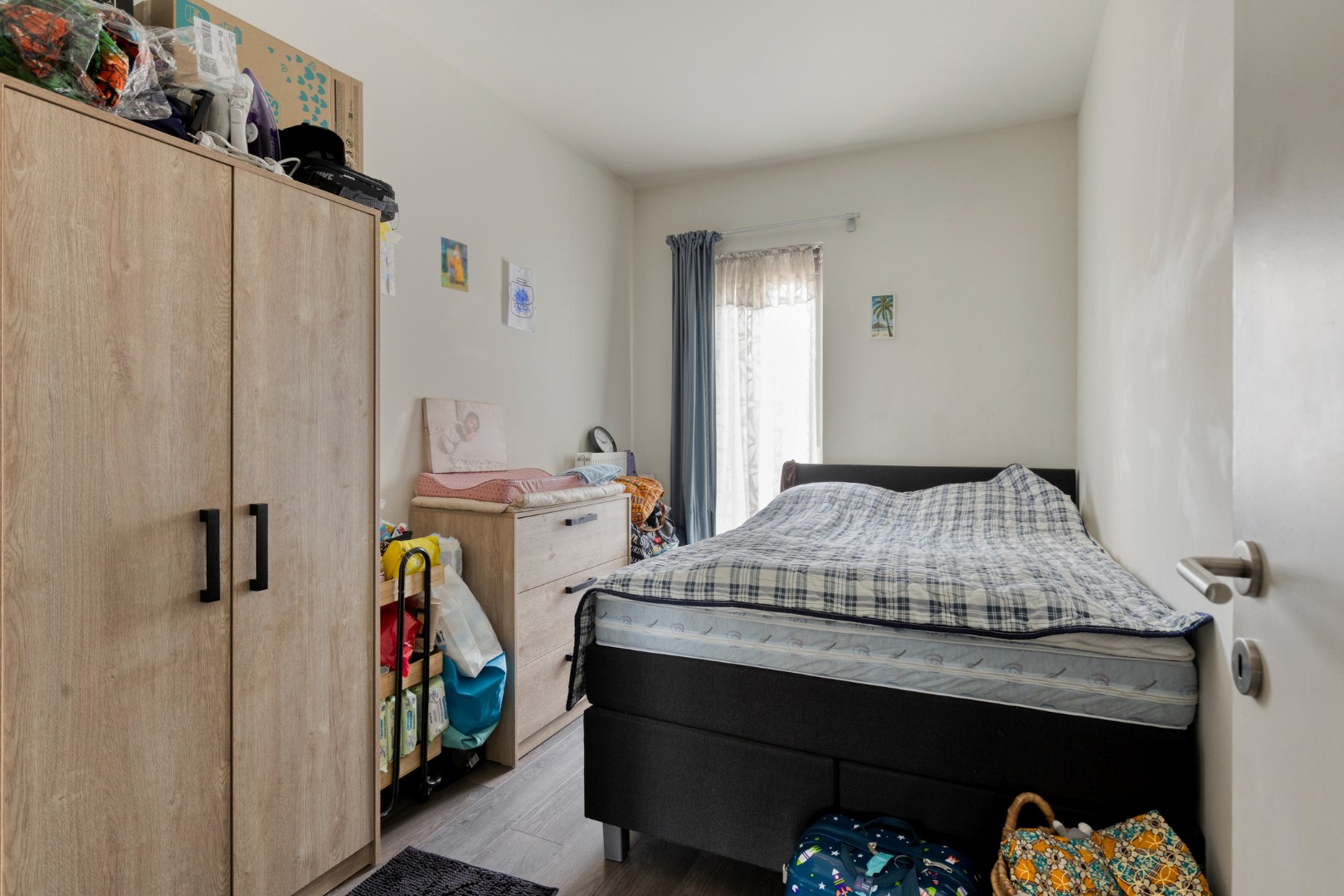 Instapklaar gelijkvloers appartement met 2 slpk. en ruim terras in Geel 