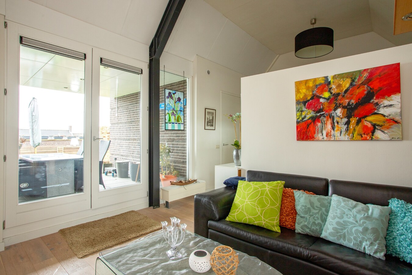 Wonen in het hart van Bladel, met ruimte, comfort en een royaal terras in misschien wel het mooiste appartement van Bladel. 