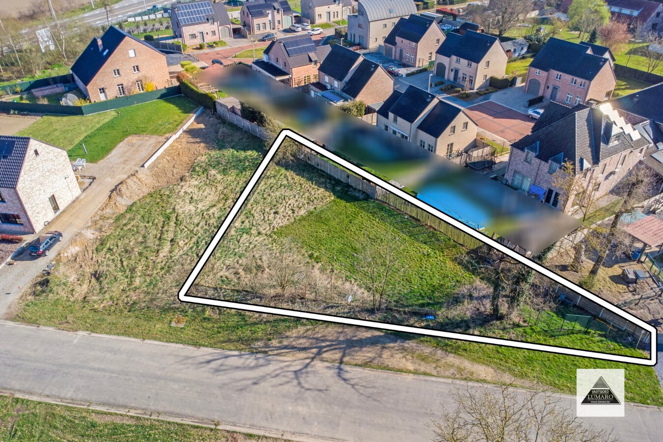 Lanklaar : Residentieel gelegen bouwperceel voor open bebouwing- nabij oude Kanaalarm 