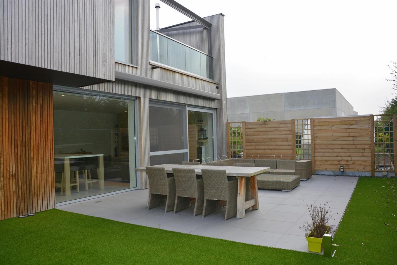 Bedrijfsgebouw met prachtige  woonst 