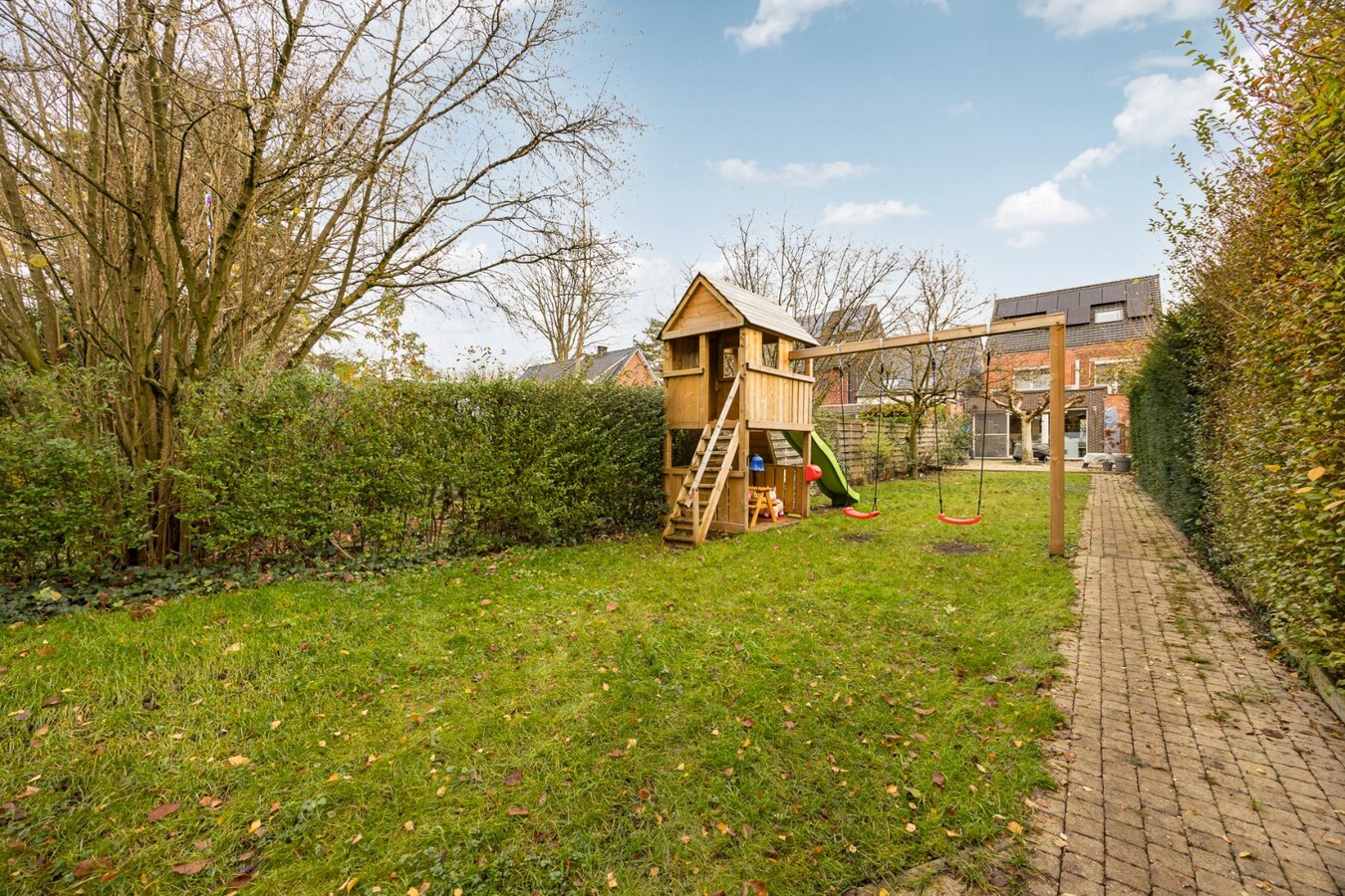 Instapklare gezinswoning met 3 slaapkamers en zonnige tuin op toplocatie 