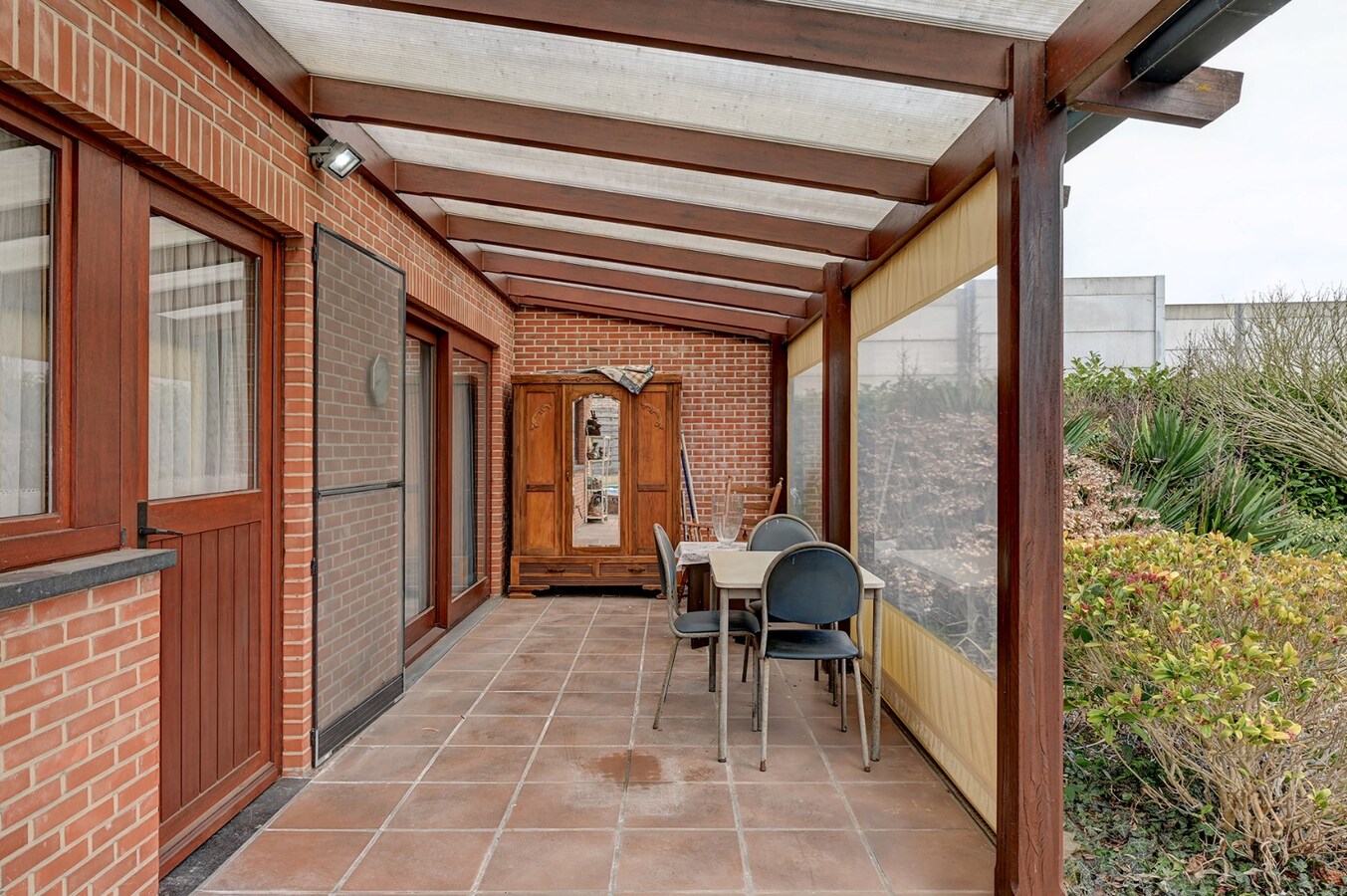 Open bebouwing met 4 slaapkamers 