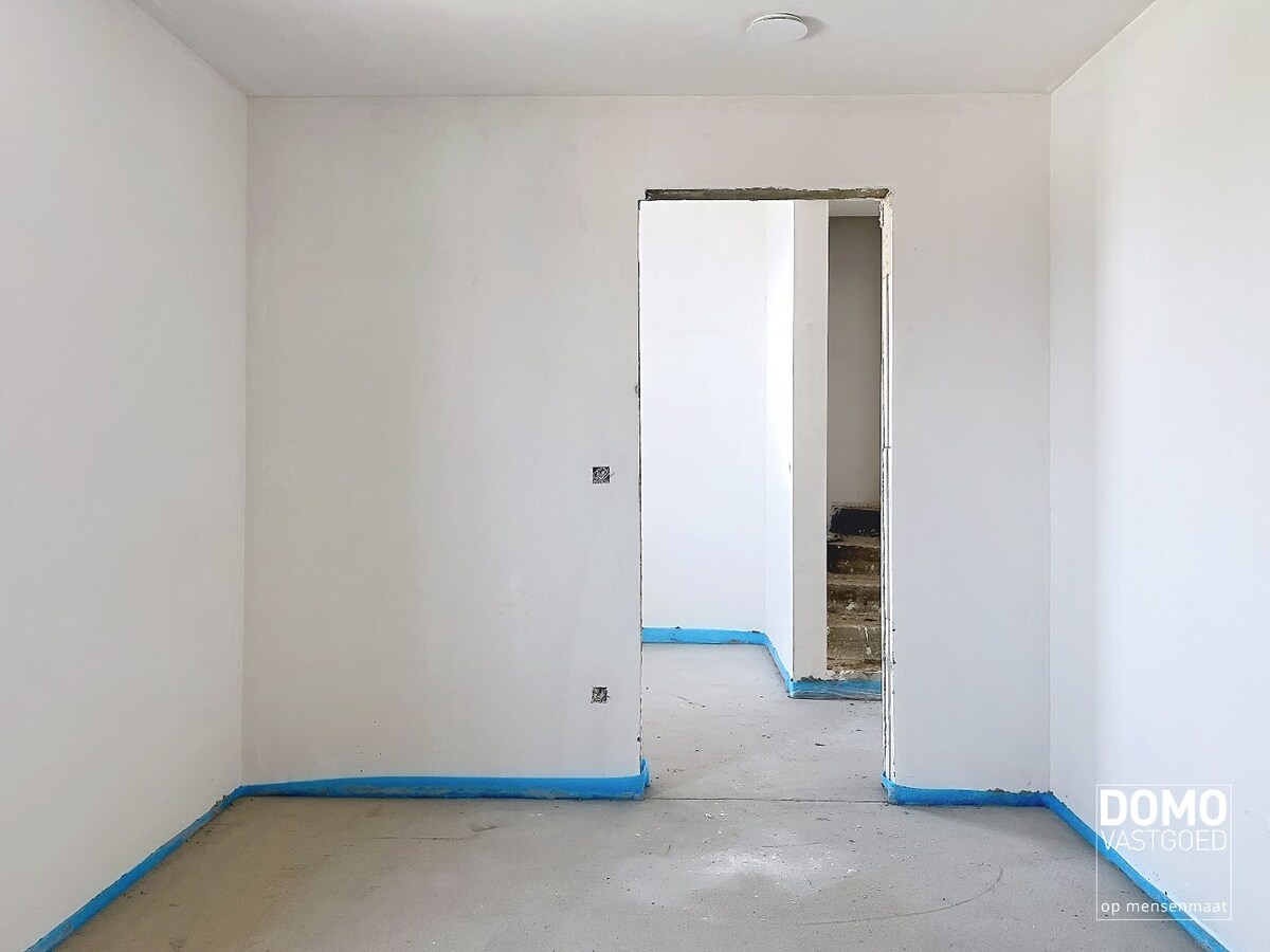 ENERGIEZUINIGE HALFOPENBEBOUWING MET 3 SLAAPKAMERS TE KERMT 