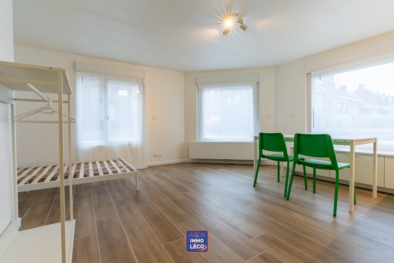 Studio rez-de-chaussée rénové tout récemment, en plein centre-ville ! 