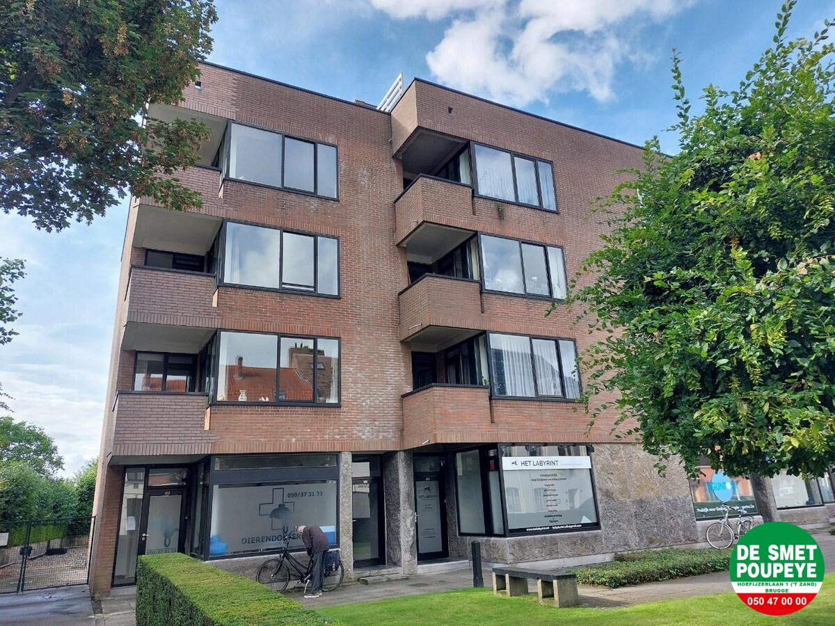 Zonnig hoekappartement met autostaanplaats 