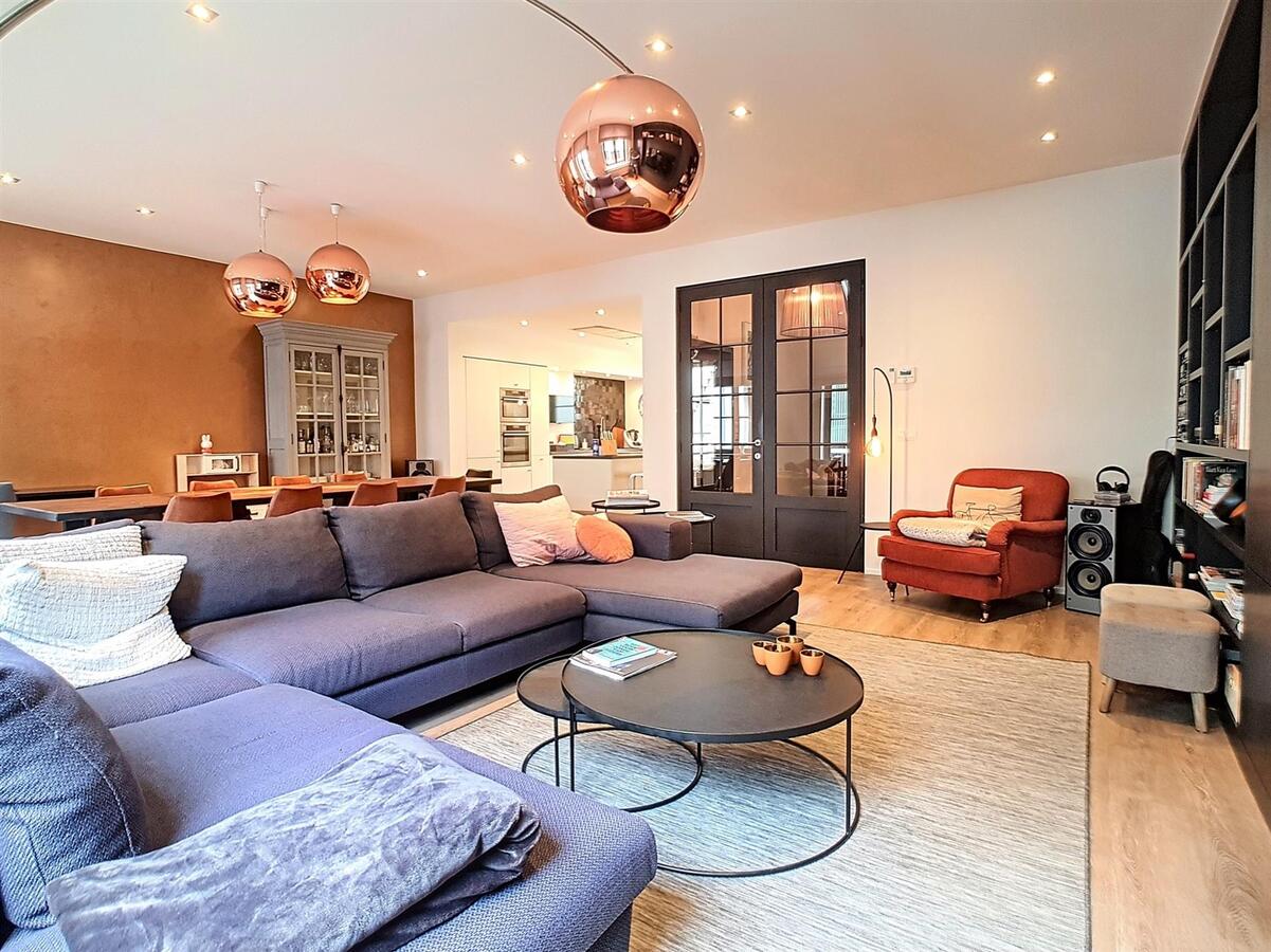 Zeer knappe woning met handelsgelijklvoers en ruime opslagplaatsen/multifunctionele ruimtes - Knokke 