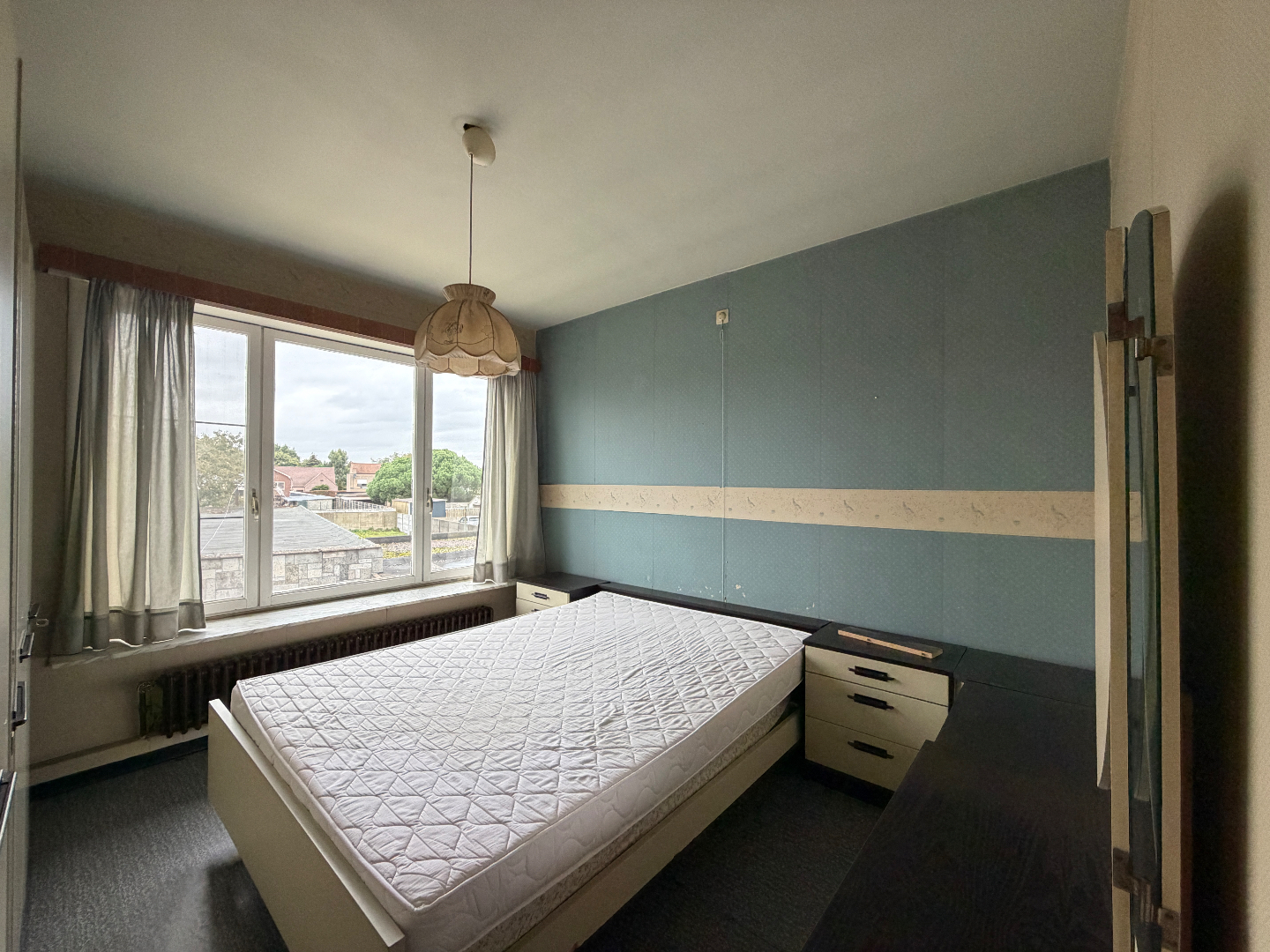 Gezellige gezinswoning met drie slaapkamers en tuin te huur net buiten centrum Geel 