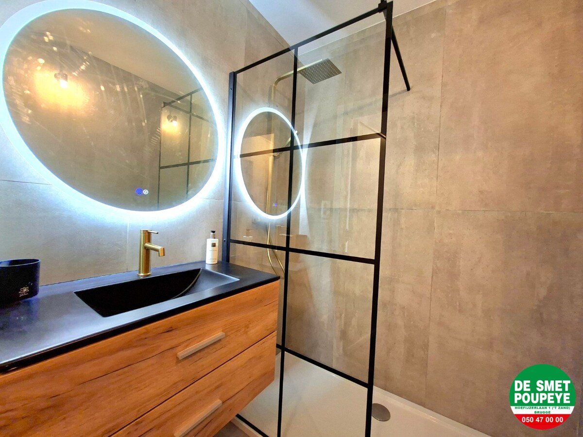 Prachtig gerenoveerd appartement op de zeedijk 