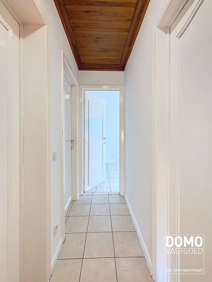 GERENOVEERDE WONING MET 3 SLAAPKAMERS, GARAGE EN TUIN TE KURINGEN 