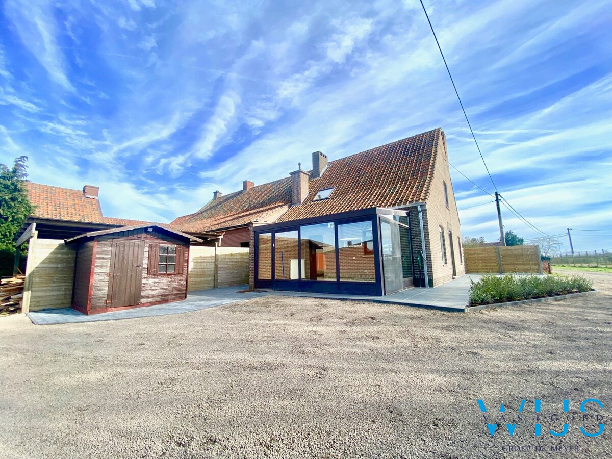 Centraal gelegen woonhuis met 4 slaapkamers te Kaprijke ! 