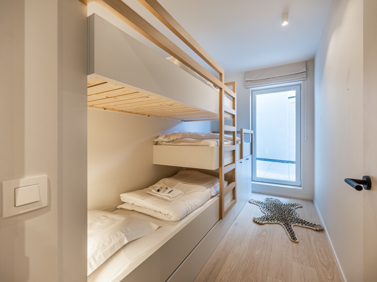 Appartement rénové et meublé à vendre à De Panne. 