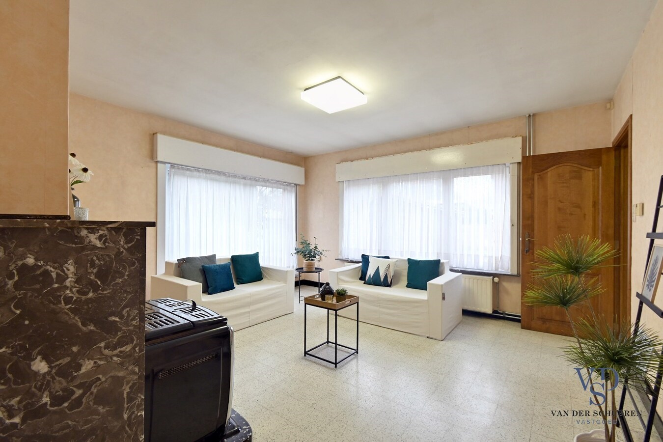 Degelijke halfopen bebouwing 