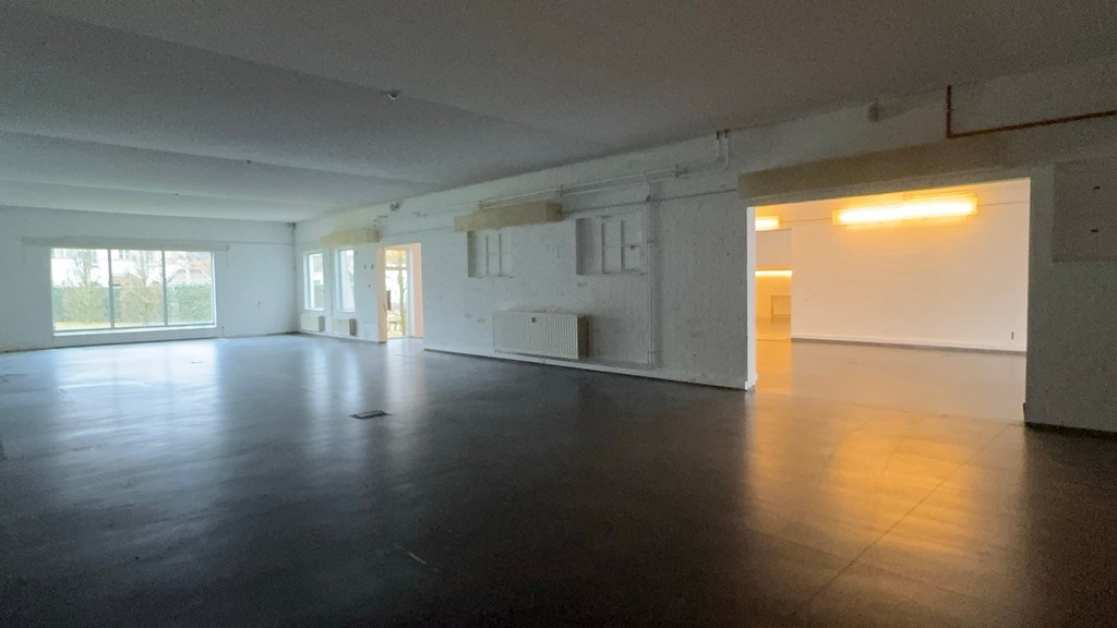 Multifunctionele ruimtes te huur vlakbij R4 en E40 in Drongen