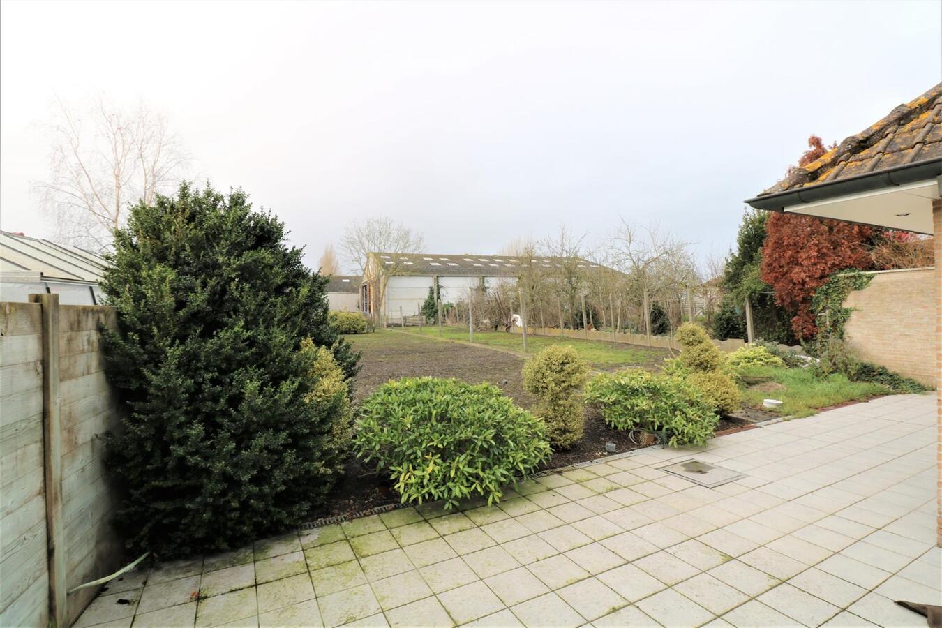 Recente woning met 5 slaapkamers op 698m²  te Alveringem 