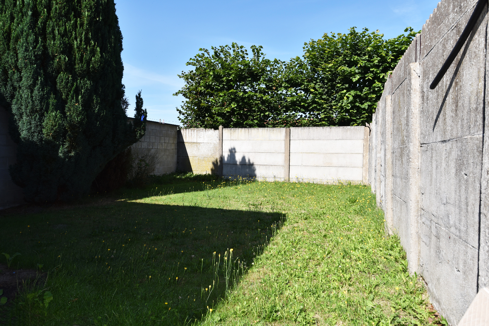 Te renoveren / herop te bouwen woning op 160m² nabij centrum Maldegem 