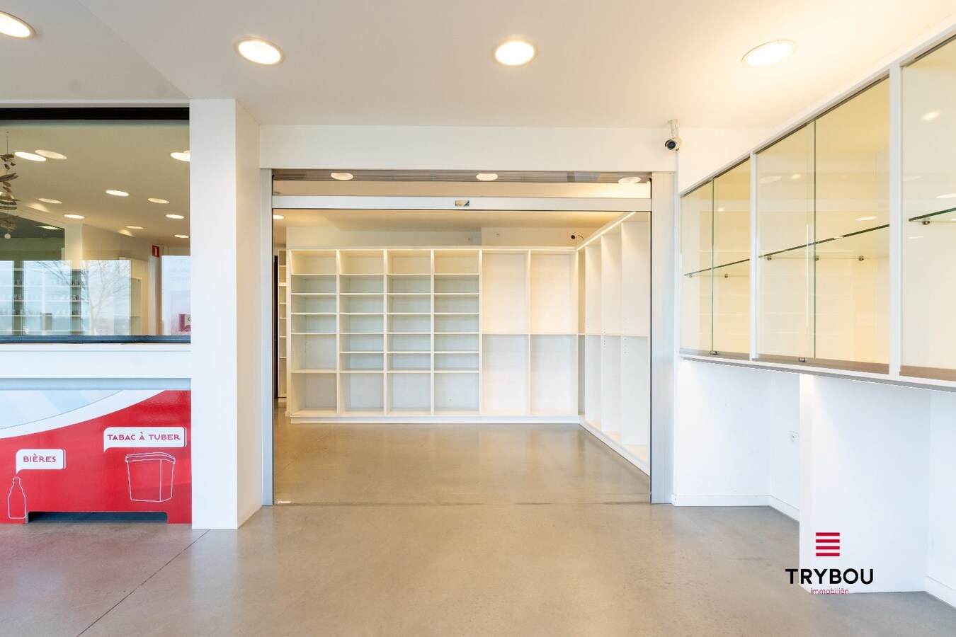 Commercieel pand met woonmogelijkheden op uitstekende ligging 