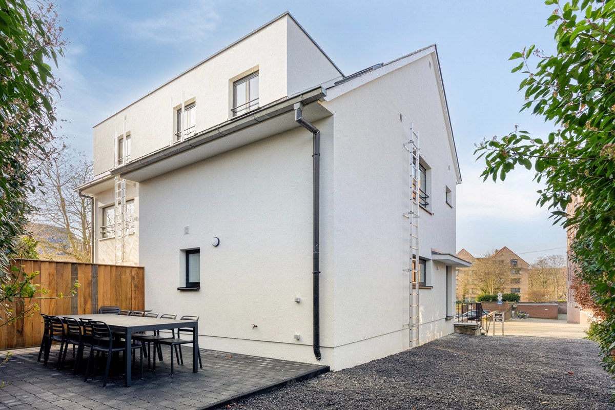 Volledig gerenoveerd en gemeubelde studentenkamer met privé badkamer en tuin - EPC A! 