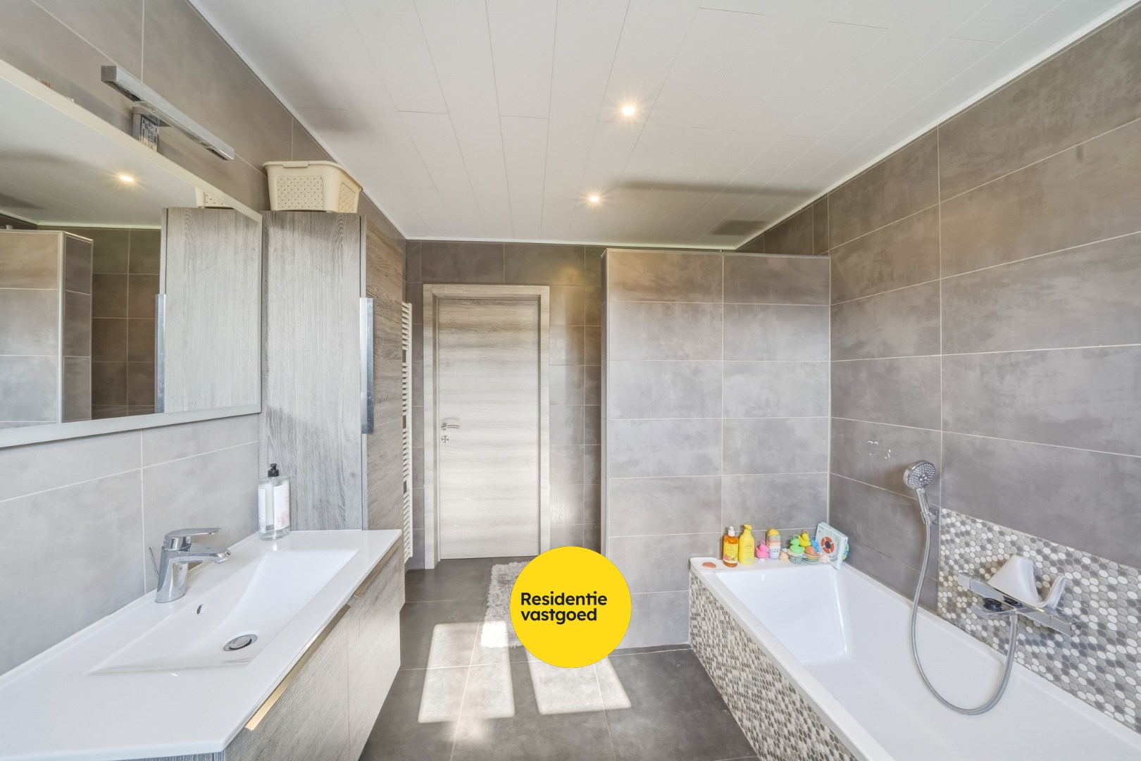 Verrassend ruime gezinswoning met zonnige tuin in Oudenburg 