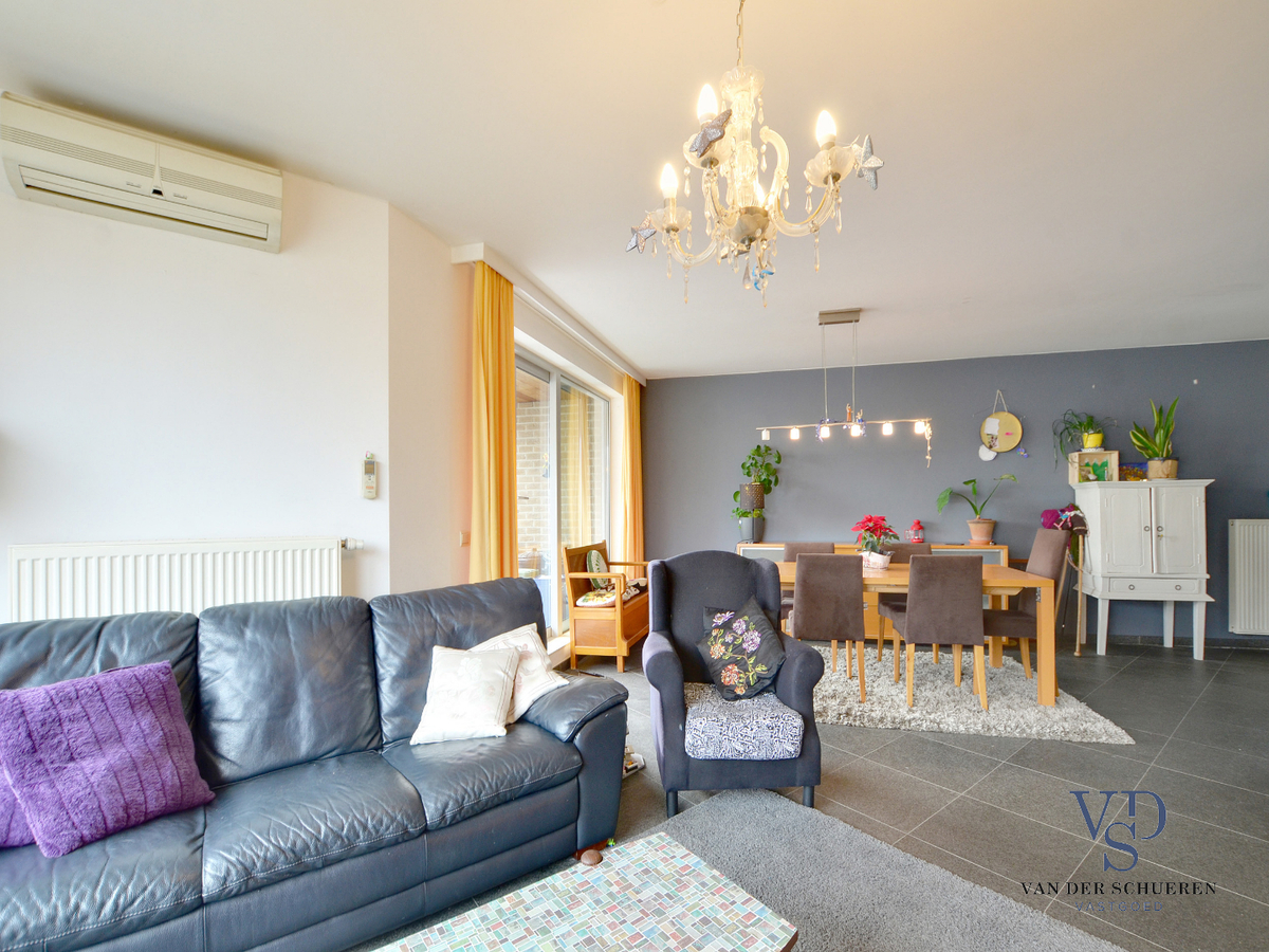 Energiezuinig 2 slp-appartement met terras én staanplaats ! 