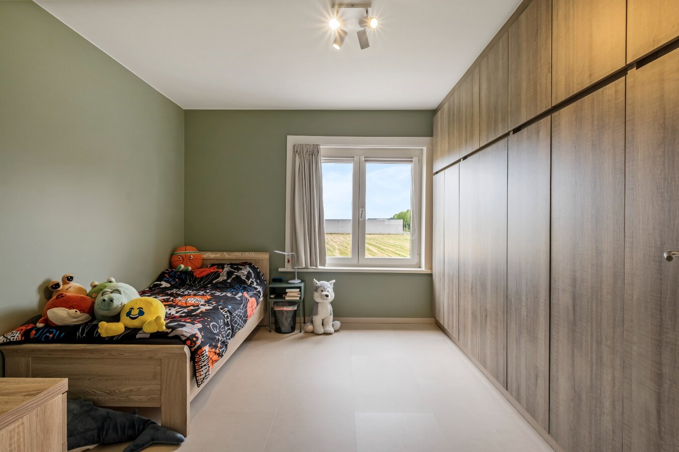 Fantastische instapklare woning met grote tuin te Heule ! 