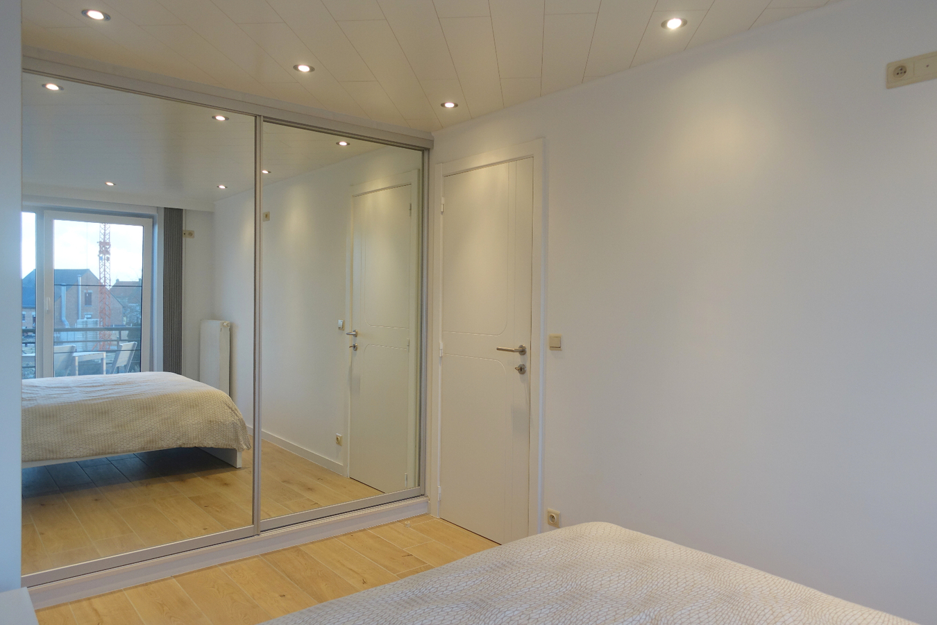 Vernieuwd appartement met 2 slaapkamers 