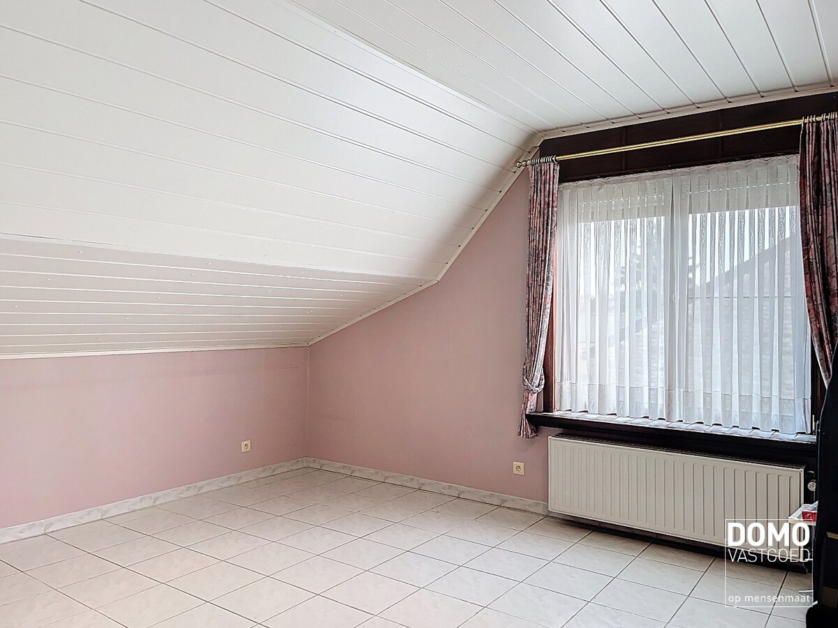 RUIME, LICHTRIJKE OPEN BEBOUWING MET ZONNIGE TUIN TE HALEN 