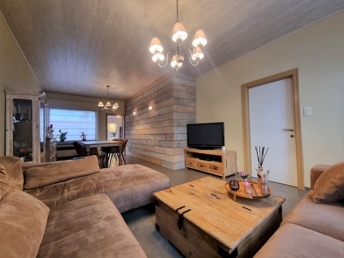 Mooie, halfopen gezinswoning te Dudzele 