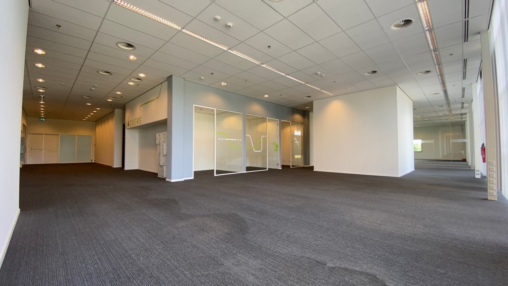 Flexibel in te delen kantoren te huur nabij R8 in Kortrijk