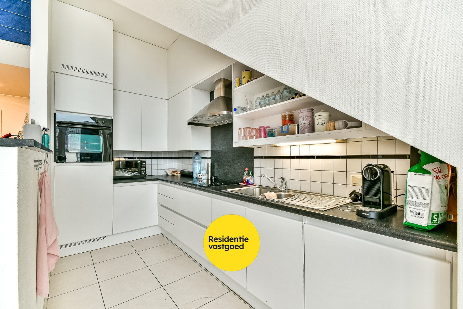 Dakappartement met 3 slaapkamers en garagebox in  centrum van Gistel 