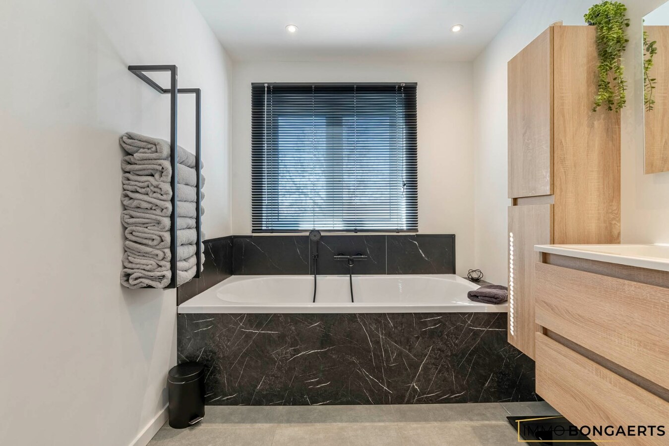 Volledig gerenoveerde woning met 4 slaapkamers 