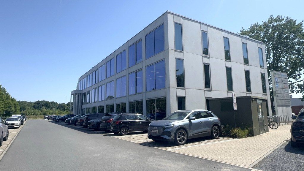 Energiezuinige kantoren te huur in Office Park aan E17 te Lokeren